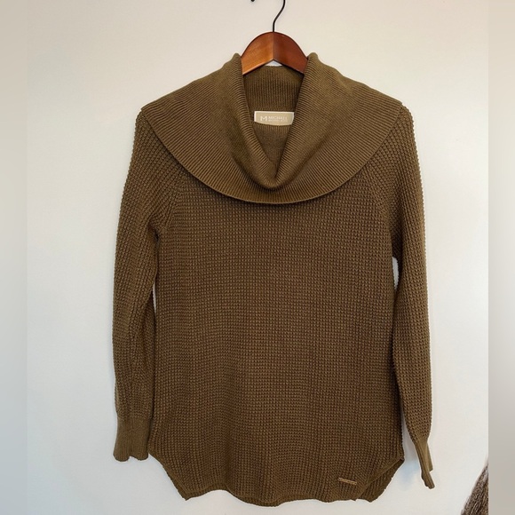 Micheal Kors olive green oversized sweater knit size XS - Picture 3 of 6